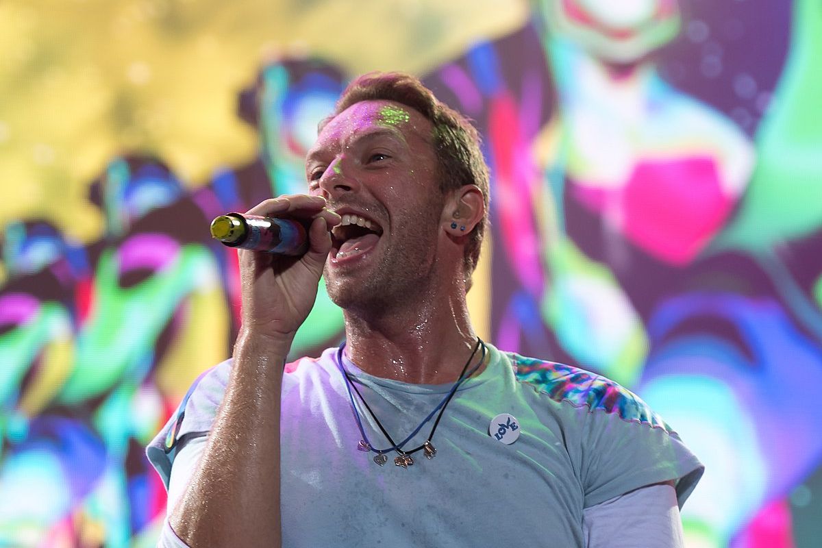 Coldplay pospone fechas de conciertos hasta el 2023 tras grave estado de salud de Chris Martin
