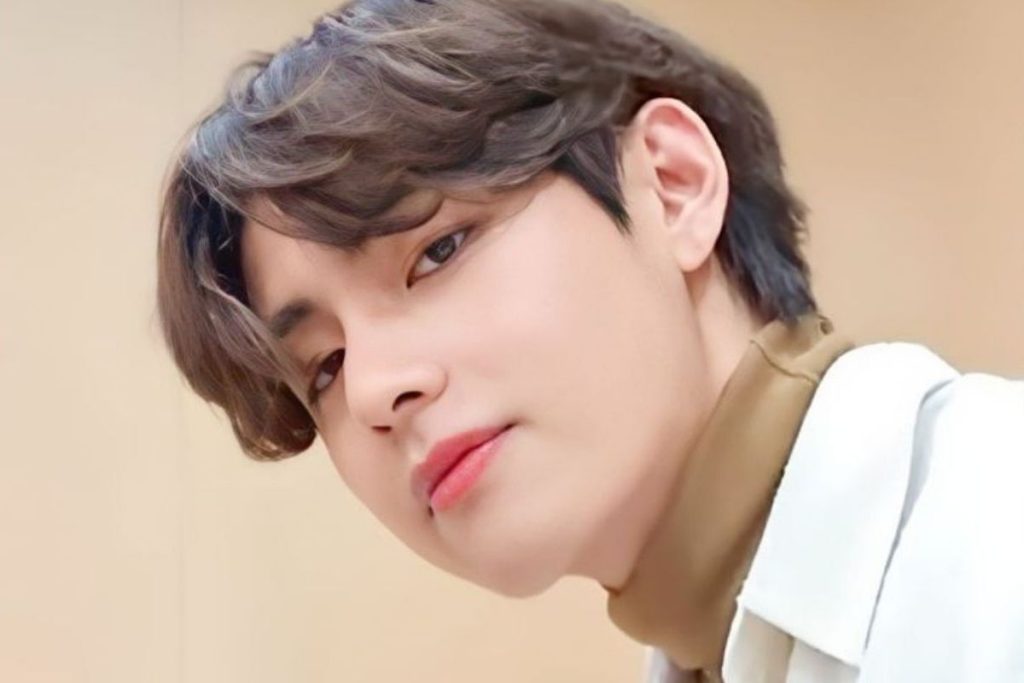 Descubre la razón por la que Taehyung de BTS usa lápiz labial rojo