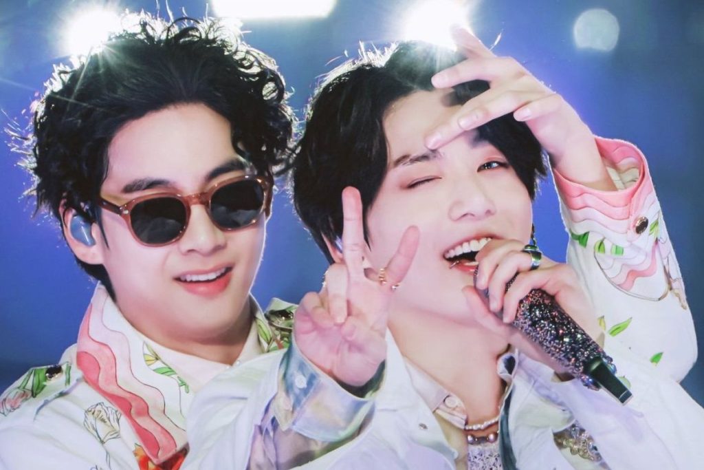 Durante su visita a los EE. UU., V y Jungkook de BTS actúan divertido sketch en la Casa Blanca