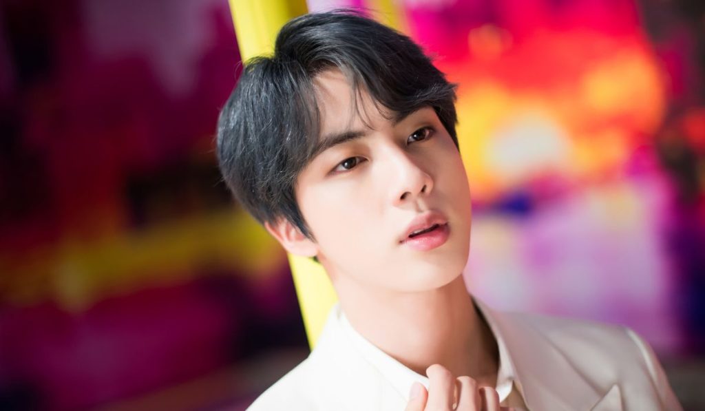 Jin de BTS emociona a sus fans tras mostrar su miembro sin querer