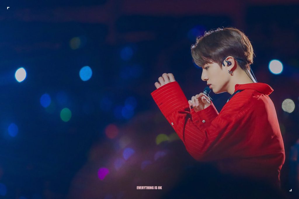 Jungkook de BTS fué visto en Qatar grabando un vídeo para el mundial de fútbol