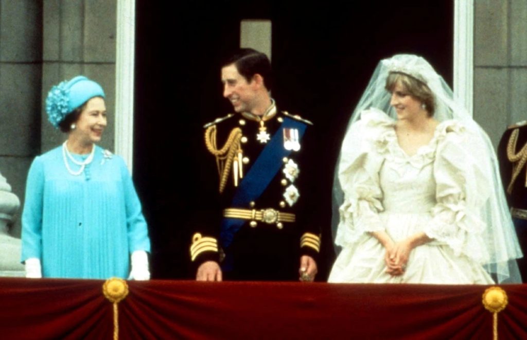 La grotesca discusión entre Isabel II y Carlos III tras la muerte de Lady Di