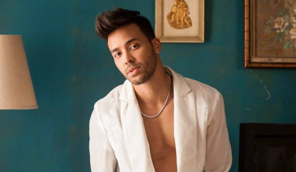 Prince Royce muestra la raja del anastacio tras malfunción de vestuario