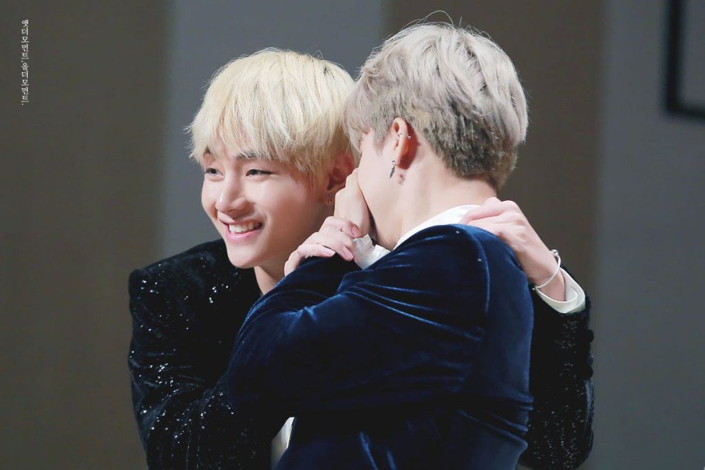 BTS: Jimin enloquece a fans por su forma de besar a V