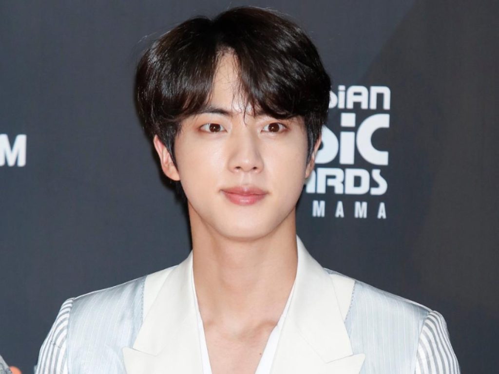 Jin de BTS enfrentó a conductor que lo maltrató (VIDEO)