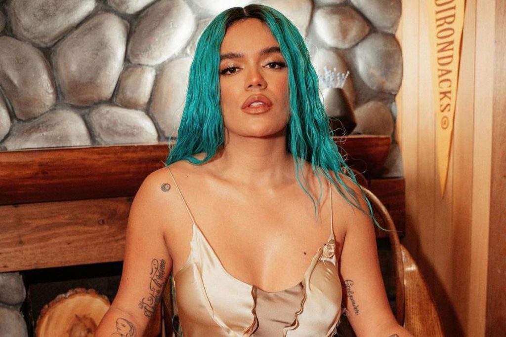 Karol G enseñó sus bubis y dejó a todos con la boca abierta