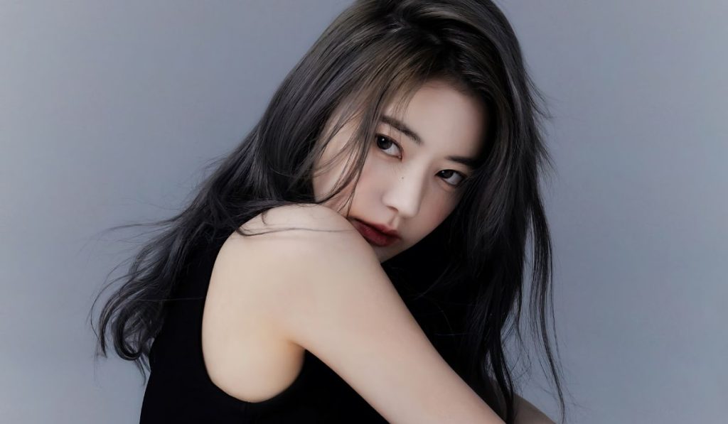 Sakura de LE SSERAFIM ha sido vista trabajando en un camión de comidas