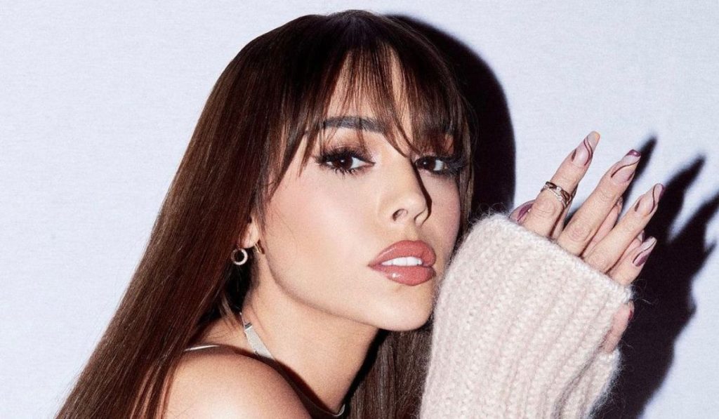 VIDEO: Danna Paola sufrió un accidente en concierto y tuvo que ser atendida de urgencia