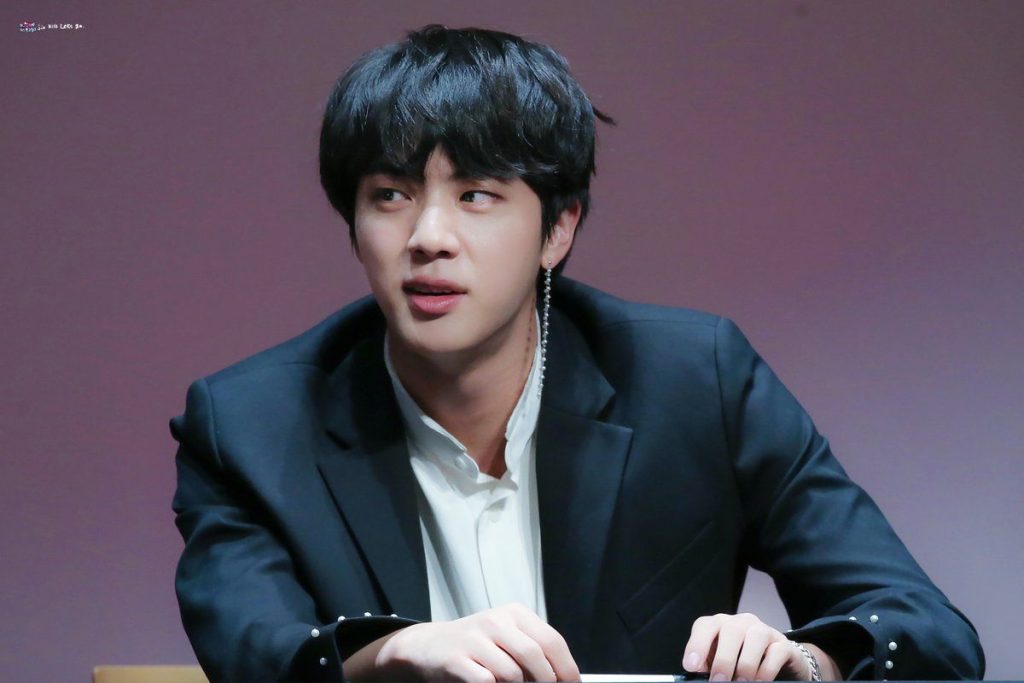 BTS despide emotivamente a Jin antes de irse al servicio militar
