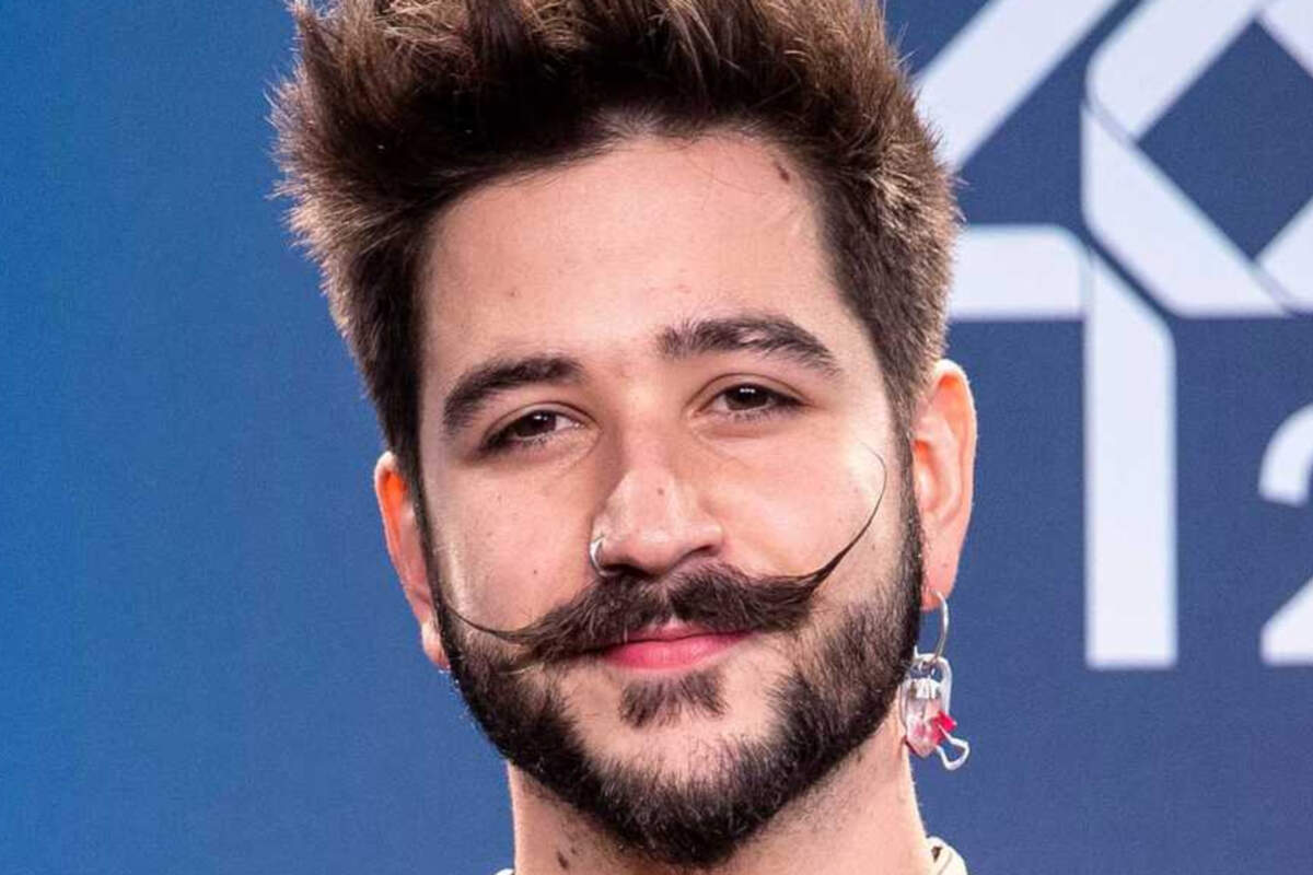 Camilo recibe duras criticas por la mala higiene de sus pies