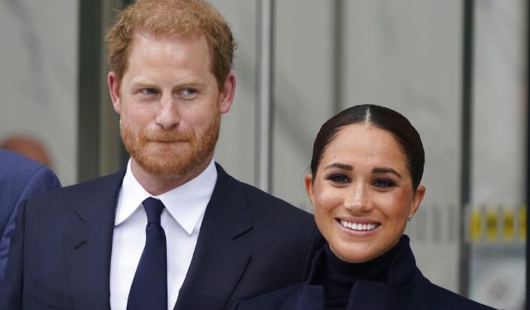 El Príncipe Harry y Meghan Markle están en problemas por infiltrar a un fotógrafo al Palacio de Buckingham