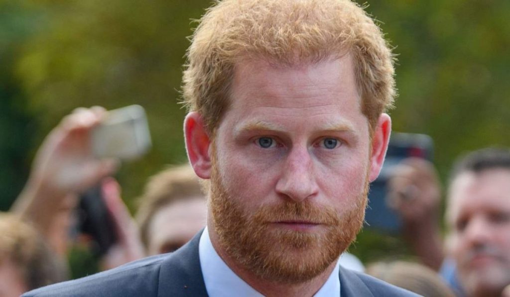 El Príncipe Harry fue terriblemente grosero con un anciano y recibe duras criticas