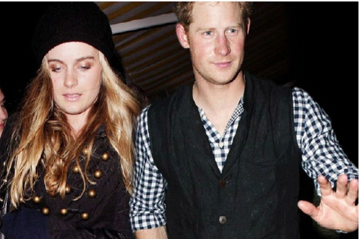 El Príncipe Harry muestra su lado más déspota con una persona mayor y le llueven las críticas