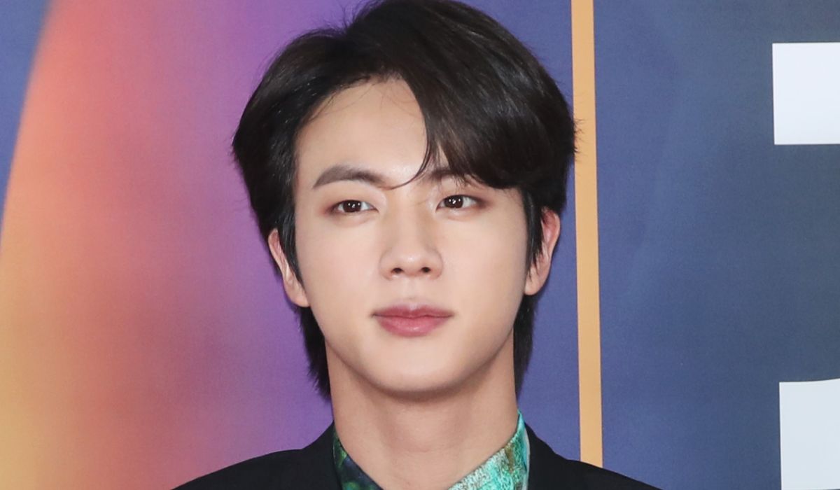 Jin de BTS ha sido captado en plenas labores como soldado en el ejercito (VIDEO)
