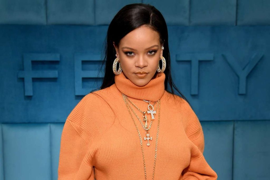 Rihanna muestra por primera vez el rostro de su bebé