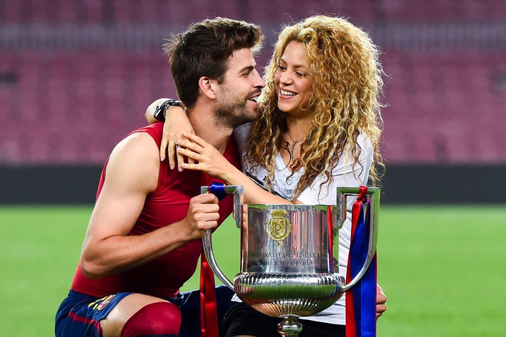Shakira le habría sido infiel a Piqué con Maluma