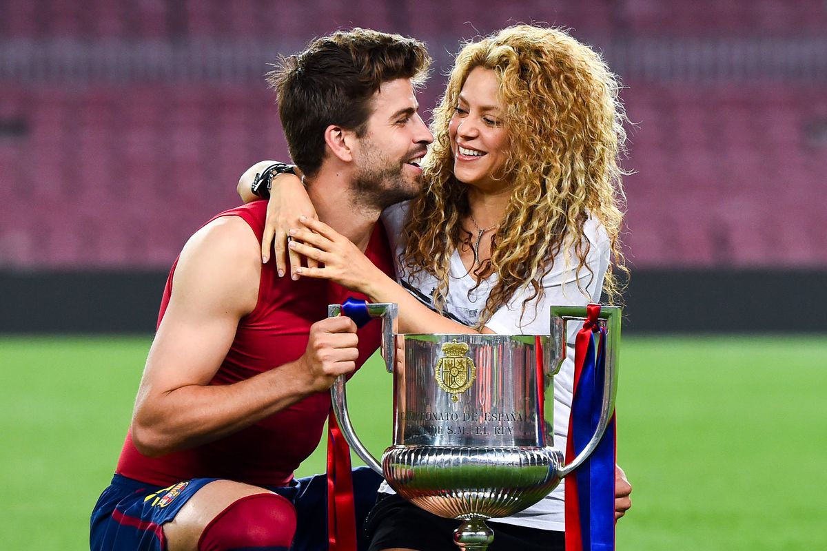 Shakira le habría sido infiel a Piqué con Maluma