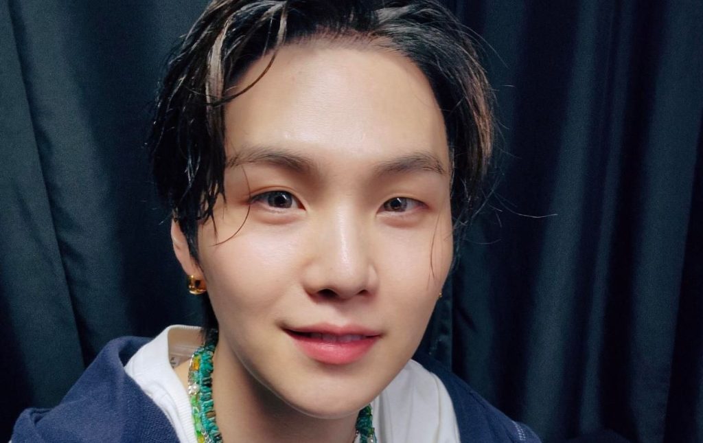 Suga de BTS sale del closet de forma implícita revelando que es bisexual