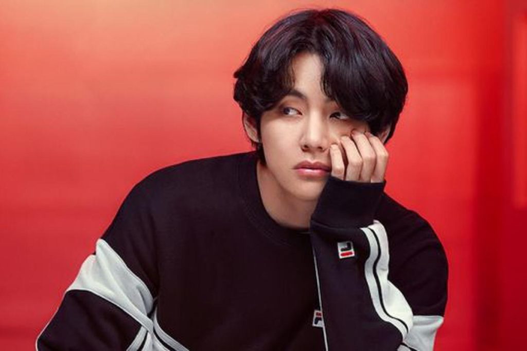 V de bts canta una canción de navidad y enamora al ARMY