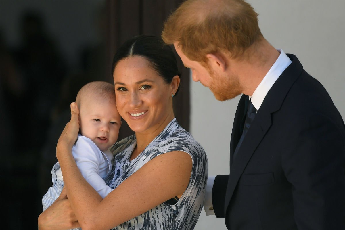 El Rey Carlos III expulsará al Príncipe Harry y Meghan Markle de la familia real