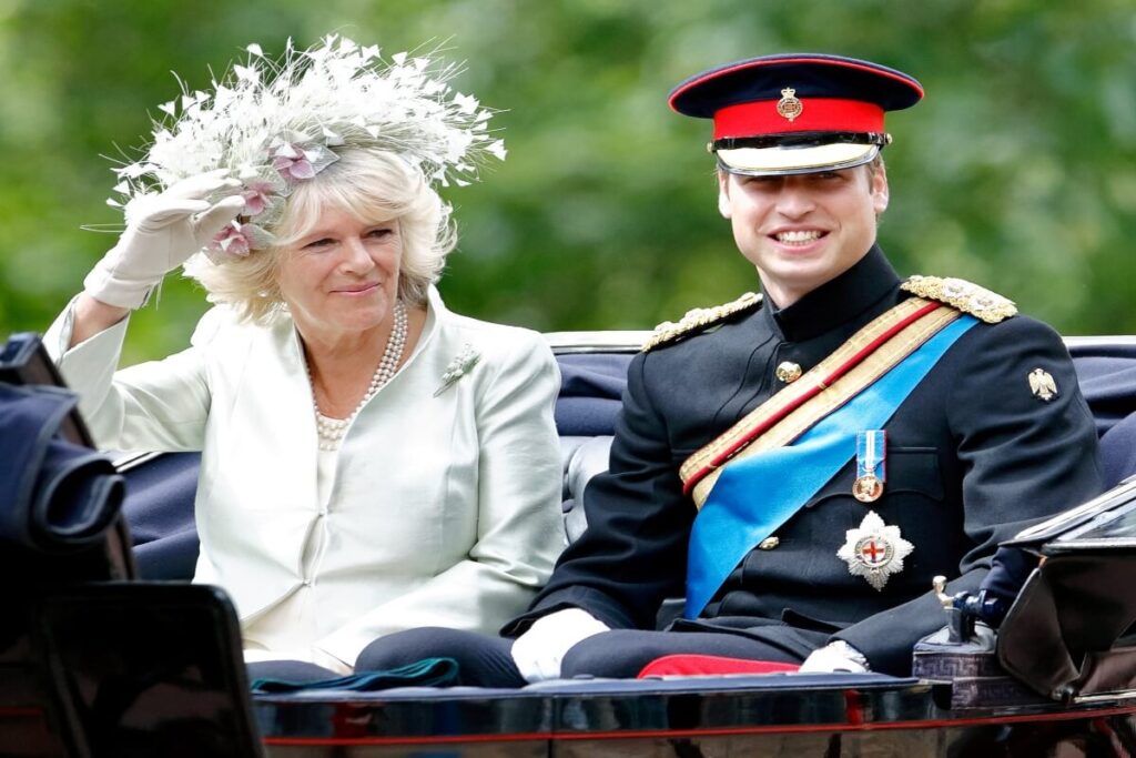 El Príncipe William atacó a Camilla Parker por burlarse de su madre