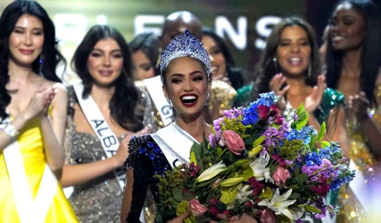 R’Bonney Nola Gabriel de Estados Unidos se lleva la corona como Miss Universo 2022-2023