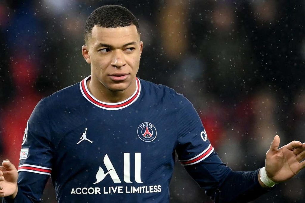 Viralizan el vídeo de Kylian Mbappé dándose autoplacer en un camerino
