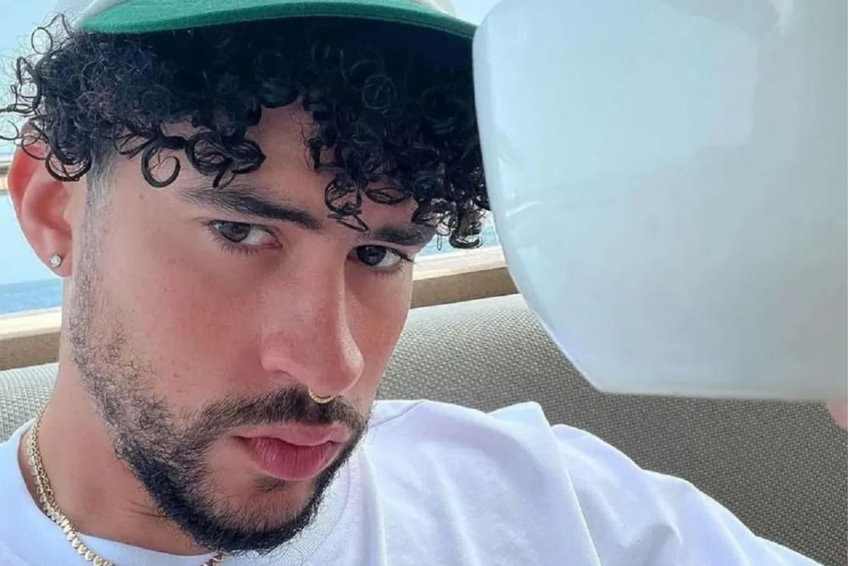 Bad Bunny vuelve a hacer de las suyas con el teléfono de sus fanáticos