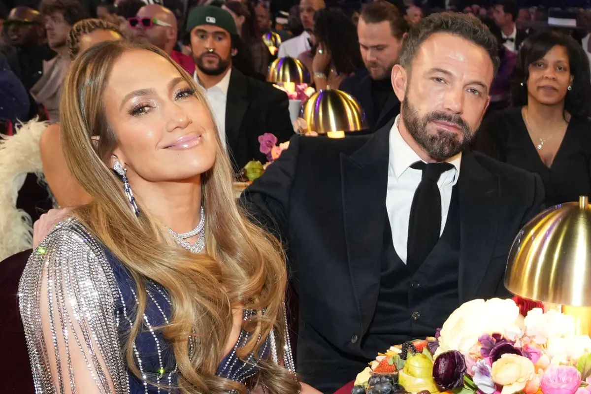 Ben Affleck hace mala cara junto a Jennifer López y rumores de separación crecen (VIDEO)