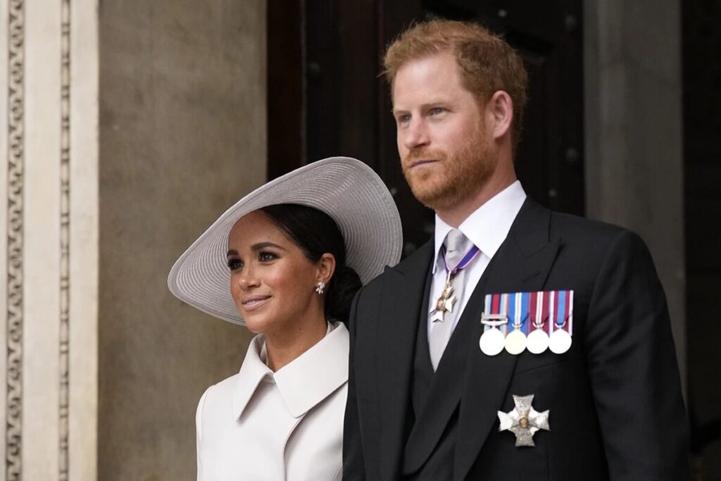 El Príncipe Harry y Meghan Markle han sido oficialmente expulsados de la corona británica Commonwealth