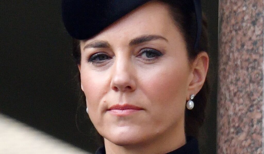 Kate Middleton ha confesado que educar a los niños es una tarea tormentosa