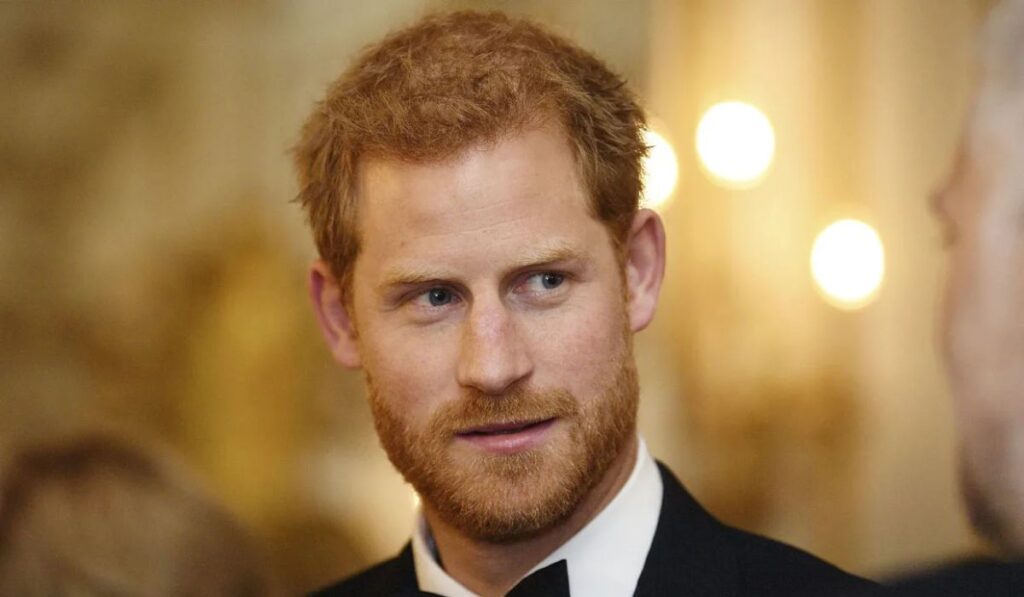 El Príncipe Harry criticado por ser "cínico y codicioso" al atacar nuevamente a la corona