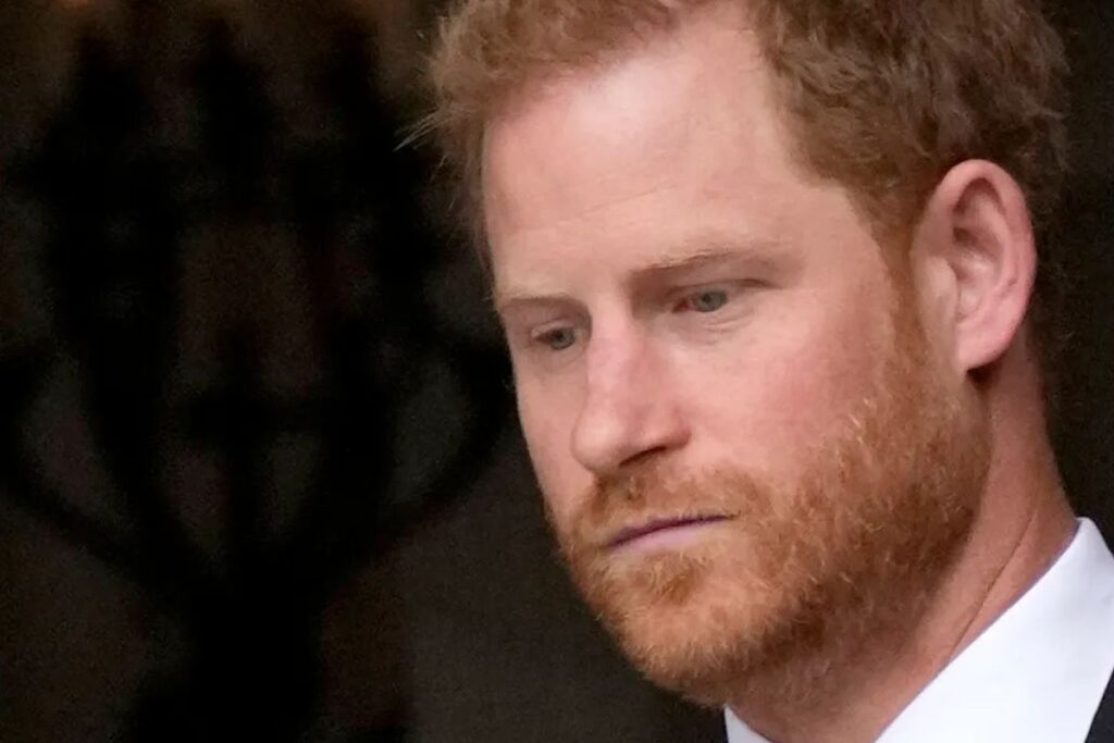 El príncipe Harry ha sido agredido y le rompieron la nariz de varios golpes