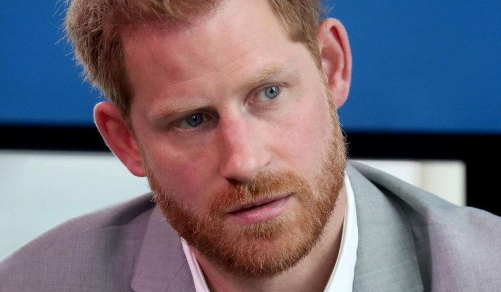 El príncipe Harry reaparece luego de ser amenazado por perder su visa y ser devuelto al Reino Unido