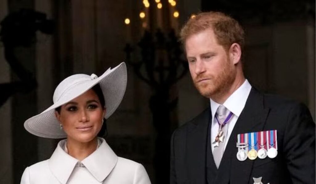El príncipe Harry y Meghan Markle asistirán a la coronación bajo un estricto control