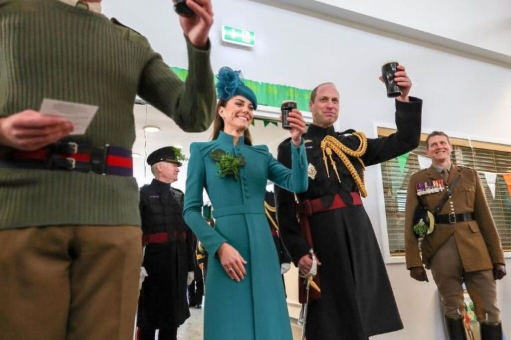 Kate Middleton rompe importante protocolo en el tradicional acto de la Guardia Irlandesa