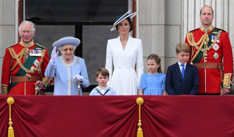 La familia real británica se desmorona sin Kate Middleton y sin la Reina Isabel II