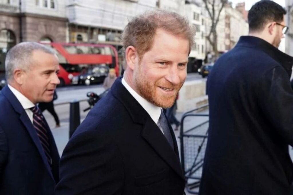 La razón por la que el príncipe Harry asistió a la corte de Londres sorpresivamente