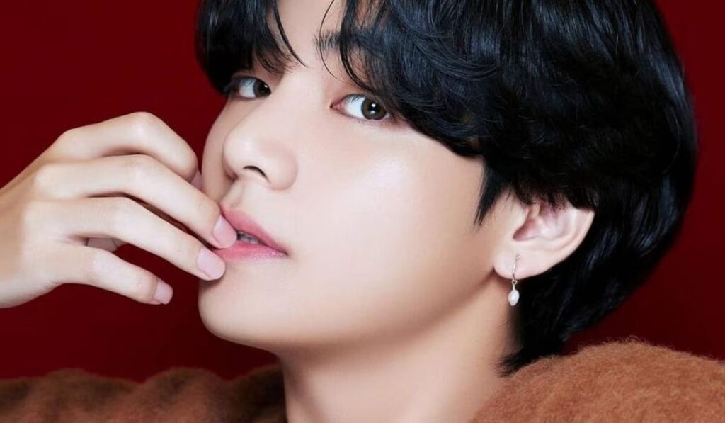 Nuevas y reveladoras fotos de Taehyung de BTS prenden las redes sociales