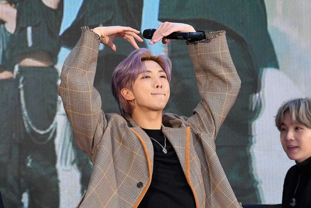 RM de BTS muestra su casa por primera vez y sus lujosas posesiones dejan sin palabras a sus fans