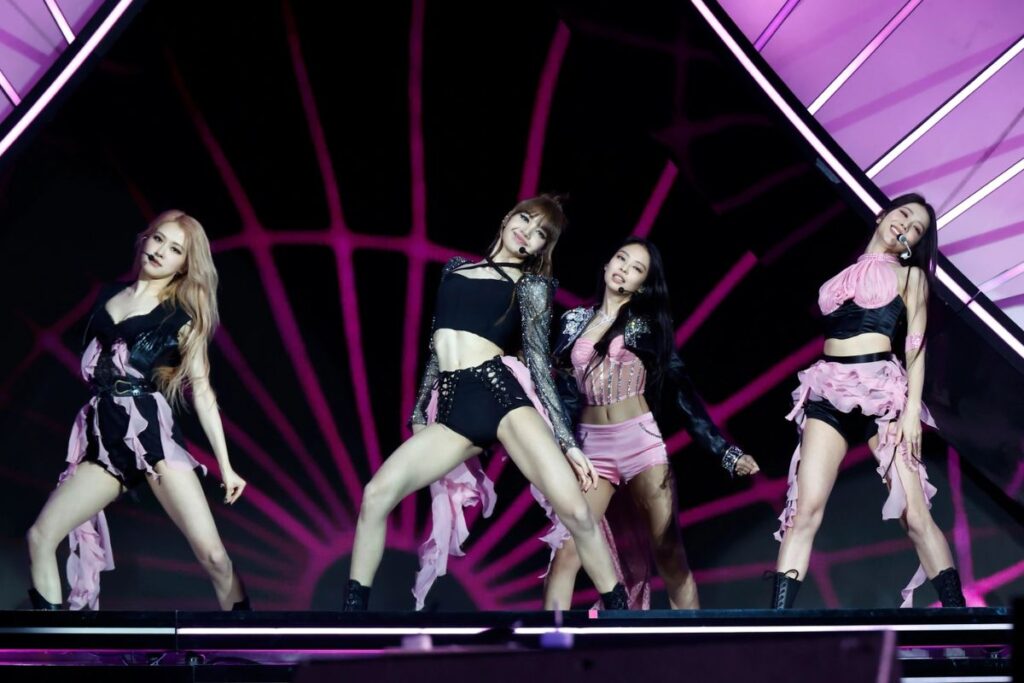 Cha Eun Woo y Jungkook de BTS se filtraron escondidos para ver a BLACKPINK