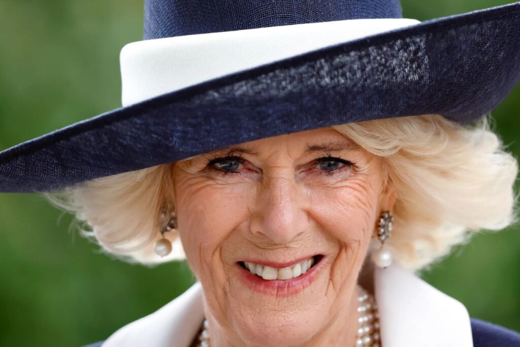 Criticas en el Reino Unido por el nuevo nombre que asume la reina consorte Camilla Parker