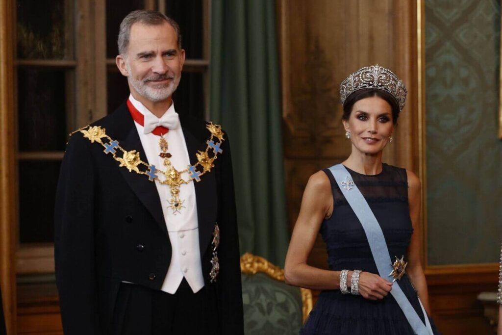 El Rey Felipe VI le habría sido infiel a la Reina Letizia con su ex pareja