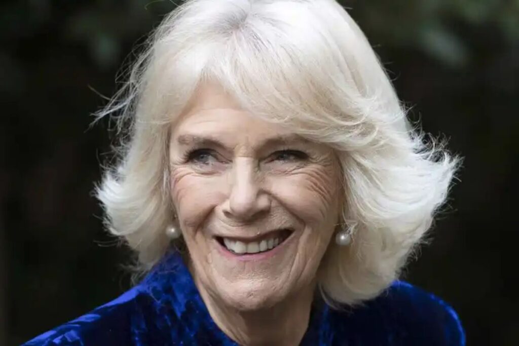 La reina consorte Camilla Parker decidió abandonar la misa de Pascua por este motivo