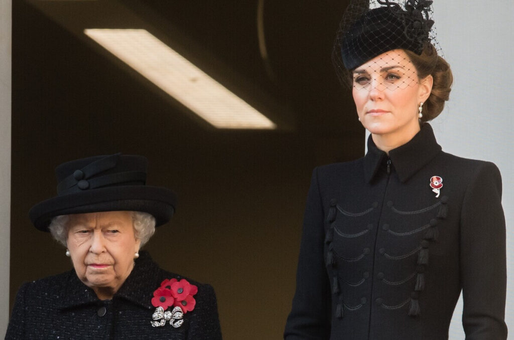 Kate Middleton publicó una foto inédita de la Reina Isabel II junto a sus nietos