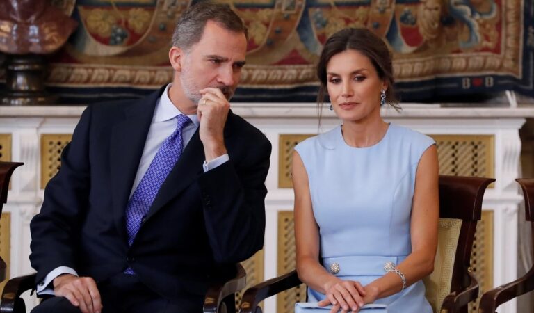 Los reyes de España Felipe VI y Letizia reaparecen juntos nuevamente tras rumores de divorcio
