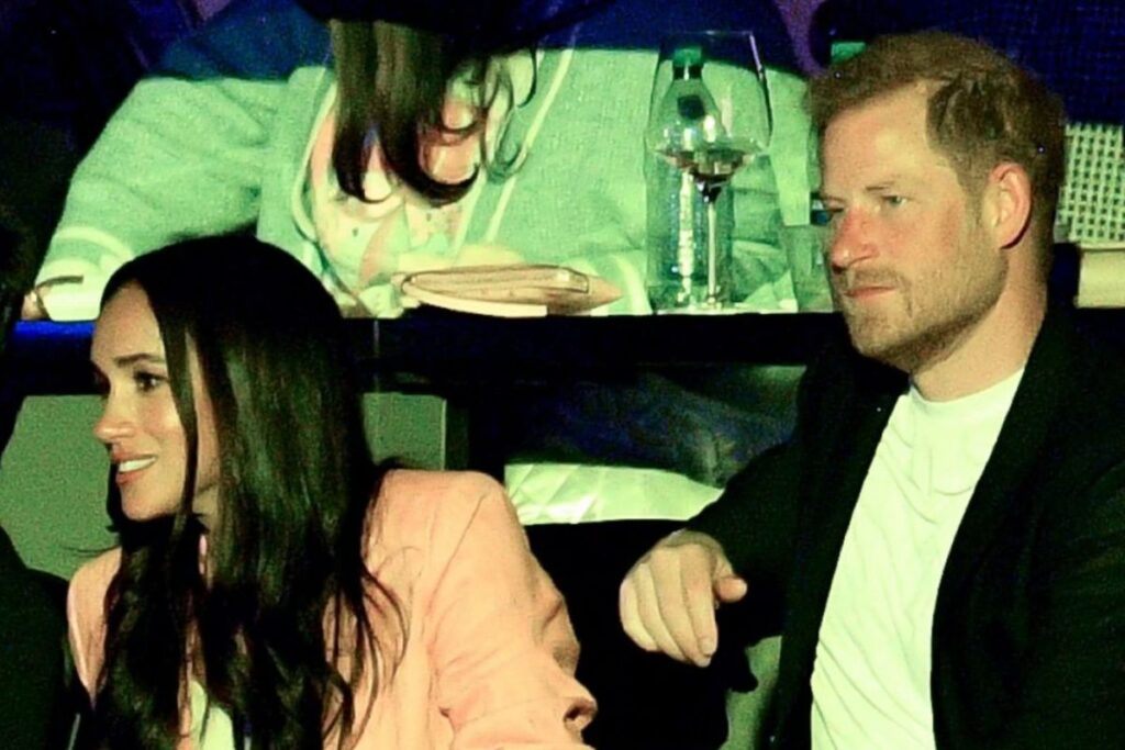 Meghan Markle rechaza el beso del príncipe Harry en frente de la Kiss Cam de un estadio