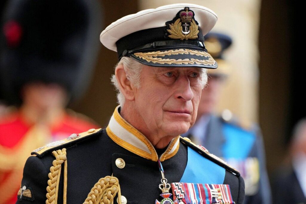 Rey Carlos III: Estas son las pocilgas en donde habitan los guardias de seguridad del castillo