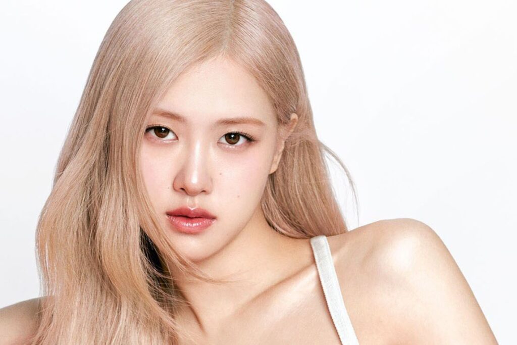 Rosé de BLACKPINK enamora a sus fanáticos con su deslumbrante cambio de look