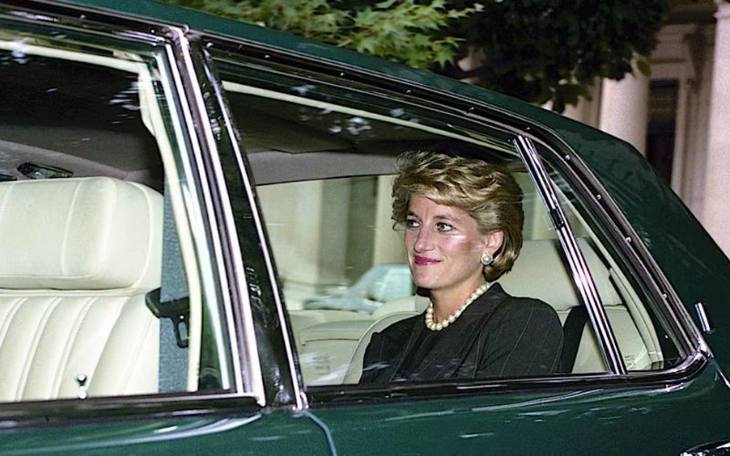 Salen a la luz nuevos detalles sobre el siniestro de la princesa Diana, el rey Carlos III queda devastado